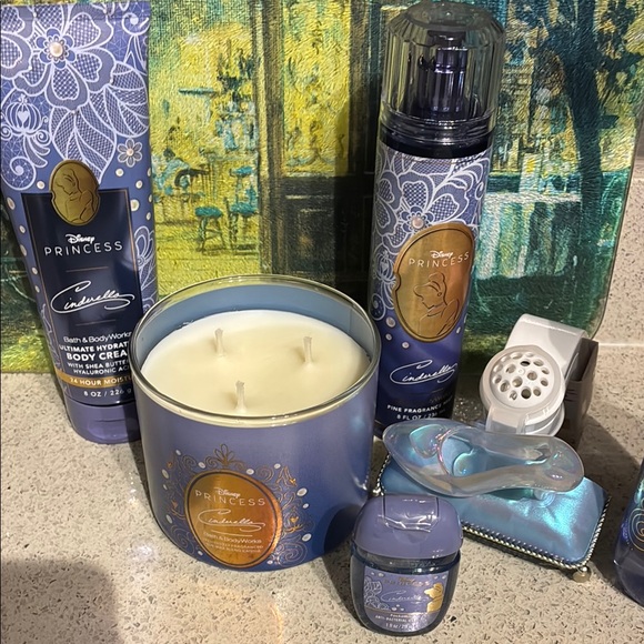 Bath and Bodyworks  cinderella Disney collection gift set combo - Picture 6 of 6